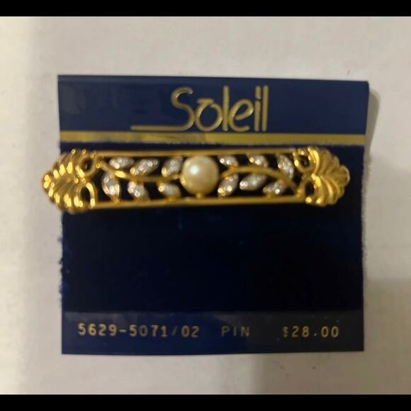 SOLEIL VintageGold Tone Rhinestone Crystals Faux Pearl Brooch - Picture 2 of 4